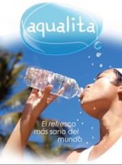 Aqualitá muestra a sus clientes las ventajas de beber agua.