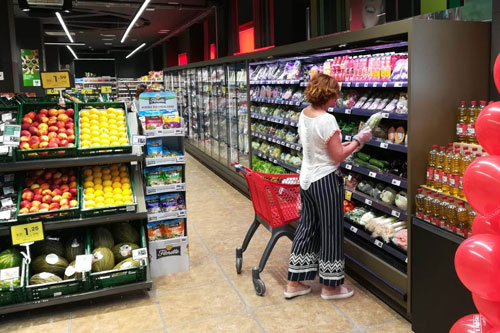 Eroski inaugura un nuevo supermercado franquiciado en la localidad cántabra de Torrelavega