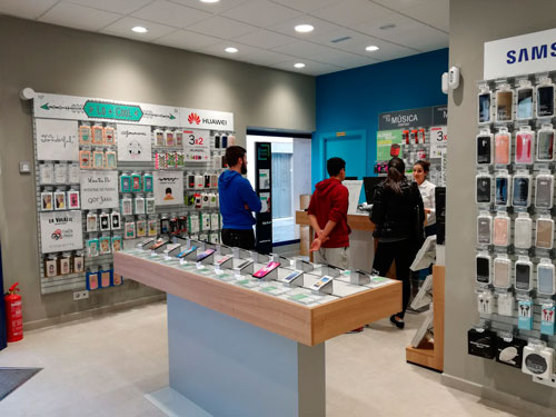 Phone House inaugura su primera tienda en Barbate, Cádiz