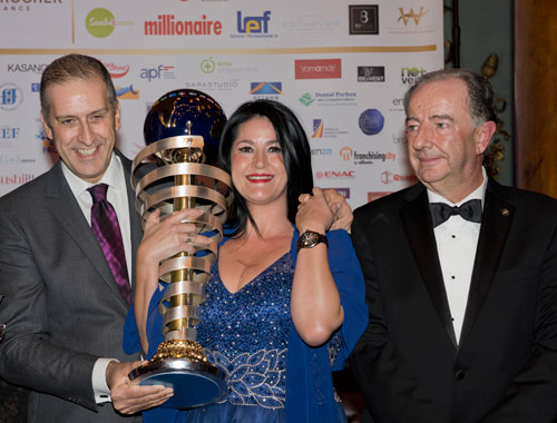 Cindy López, franquiciada de Yves Rocher España, galardonada como Mejor Franquiciada del Mundo en el certamen Best Franchisee of the World
