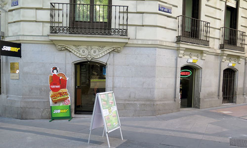Subway inaugura frente a La Puerta de Alcalá