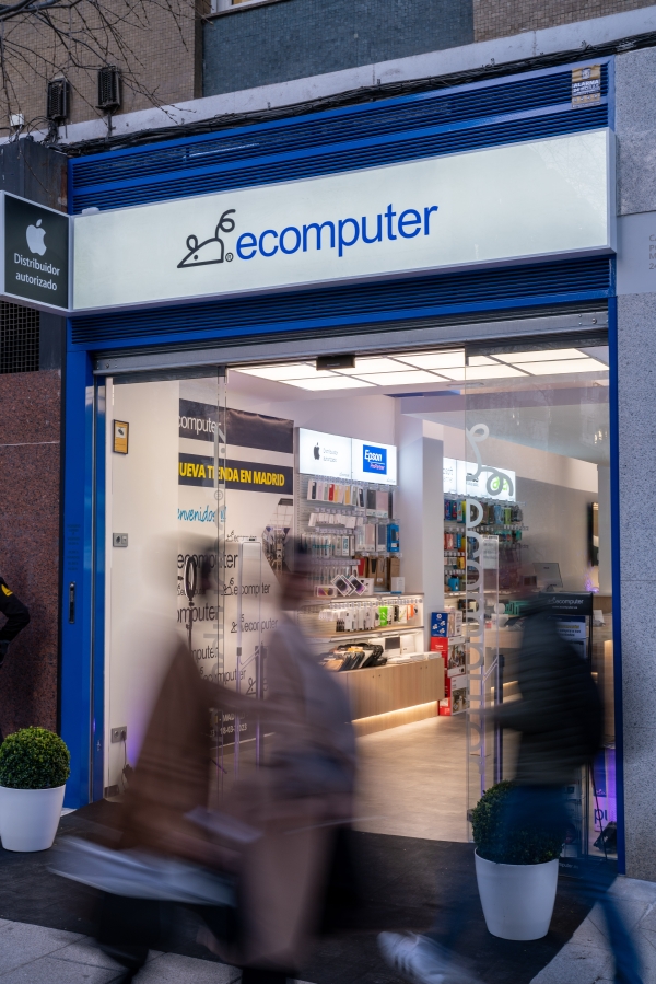 Tienda informática de Ecomputer inaugurada en Hospitalet