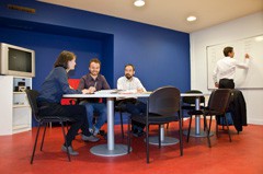 Hexagone organiza una campaña de cursos de idiomas en el extranjero para este verano