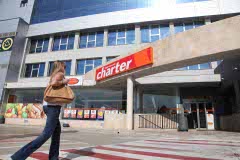 Charter inaugura su primer supermercado en Ontinyent.