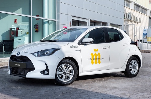 Midas renueva su flota de vehículos de sustitución con Toyota YarisElectric Hybrid.