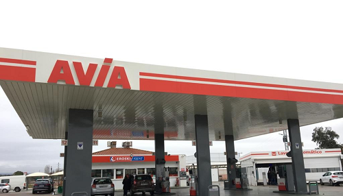 Eroski y Avia consolidan su acuerdo de expandir los supermercados Eroski  Rapid en las gasolineras del operador petrolífero