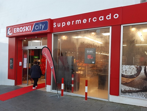 Eroski inaugura un nuevo supermercado franquiciado en la localidad sevillana de Aznalcazar