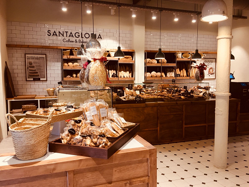 La cadena de franquicias Santagloria reabre 50 establecimientos.