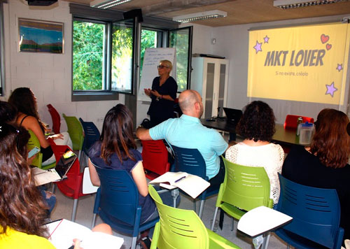 Haztúa Psicología Positiva nos advierte de los riesgos psicológicos del abuso de redes sociales