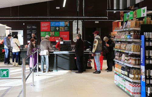 Gureak y Eroski abren un nuevo supermercado gestionado íntegramente por personas con discapacidad