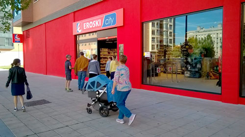 Eroski inaugura un nuevo supermercado franquiciado en Vitoria-Gasteiz