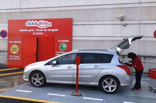 Eroski extiende a Álava el servicio ‘Click & Drive’ de recogida de los pedidos online con el coche