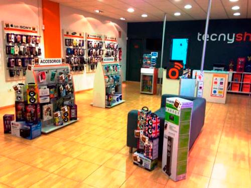 Tecnyshop arranca 2017 cn un concepto de tienda ampliado y renovado