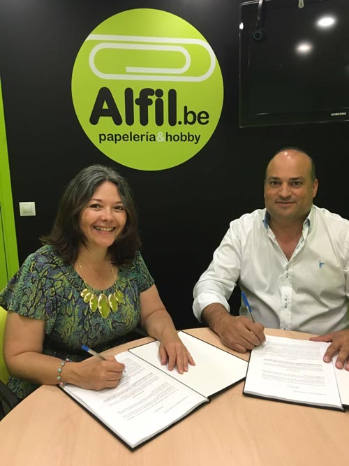 Alfil.be papeleria & hobby realiza la firma de una nueva franquicia para Madrid