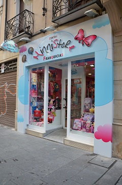 MinniStore hace oficial la firma número treinta y tres