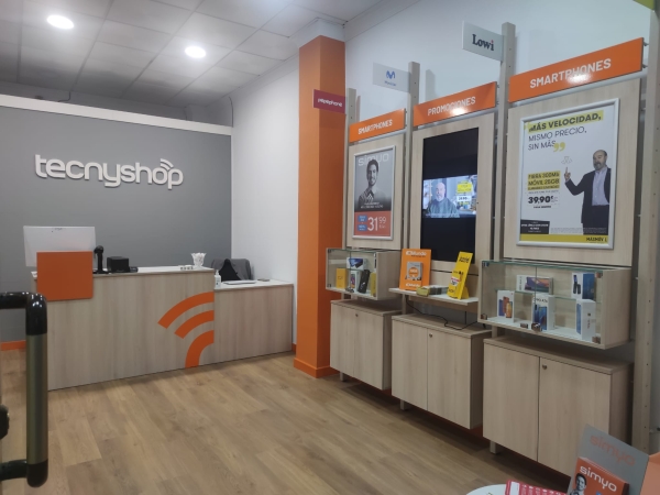 Tecnyshop Torre del Mar abre su punto de venta al público con todos los servicios de la red