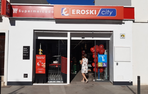 Eroski inaugura un nuevo supermercado franquiciado en la localidad malagueña de Frigiliana