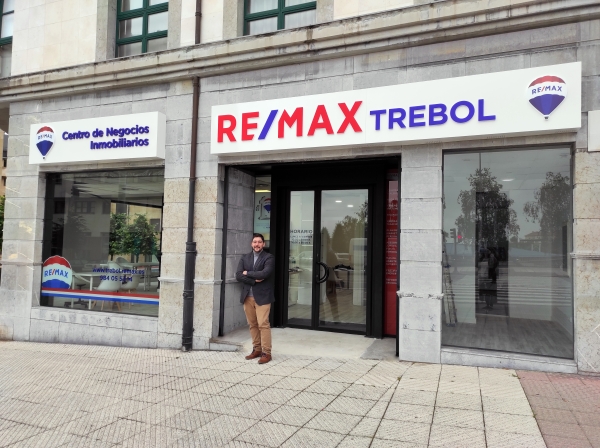 Oviedo cuenta con una nueva oficina inmobiliaria: Remax Trebol