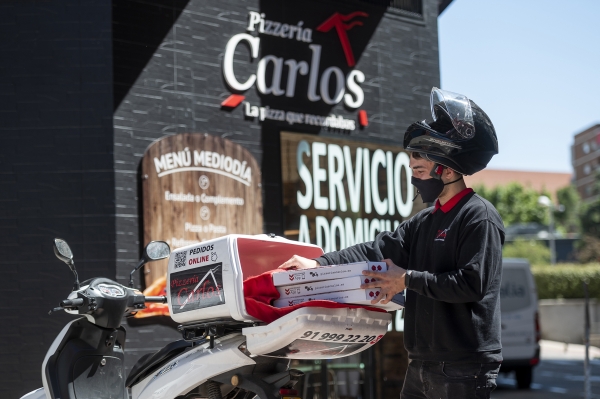 Pizzerías Carlos llega a Granada y alcanza los 80 locales
