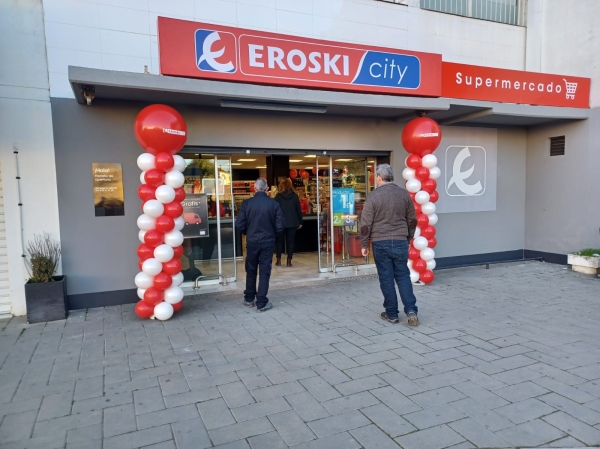 Eroski inaugura un nuevo supermercado franquiciado en la localidad sevillana de Mairena del Aljarafe