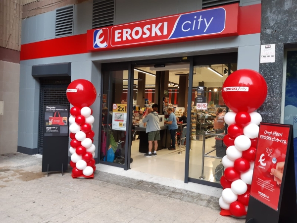 Eroski inaugura un nuevo supermercado franquiciado en Vitoria-Gasteiz