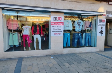 Inauguración de una nueva tienda de la franquicia Mía Moda en Valladolid.