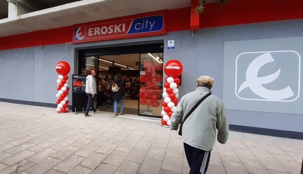 Eroski inaugura un nuevo supermercado franquiciado en Vitoria-Gasteiz