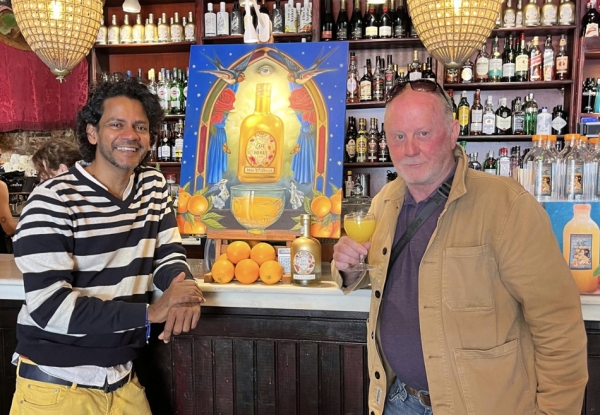 Tom Sweeney Visita el Café de las Horas