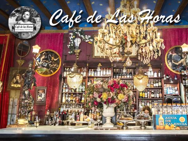 Disfruta de un buen ambiente con un café delicioso y diferentes cócteles en las franquicias Café de las Horas.