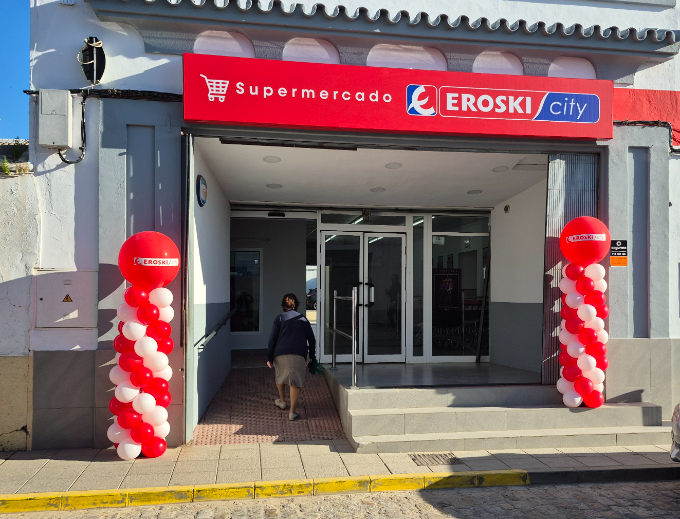 La franquicia Eroski inaugura un nuevo supermercado franquiciado en la localidad sevillana de Gerena