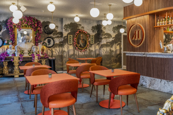 ¿Imaginas transformar tu antiguo bar en una franquicia Café de Las Horas? Se merece una segunda vida...