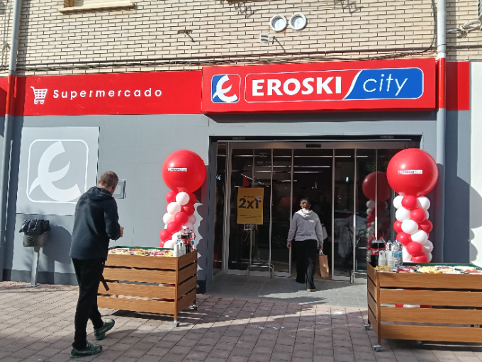 La franquicia Eroski inaugura un nuevo supermercado franquiciado en Villafranca, Navarra