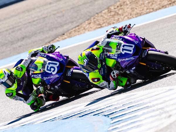 FUTUROTEL FACE RACING BRILLA EN VALENCIA Y LLEVA EL NOMBRE DE FUTUROTEL A UNA PÁGINA COMPLETA DEL DIARIO AS